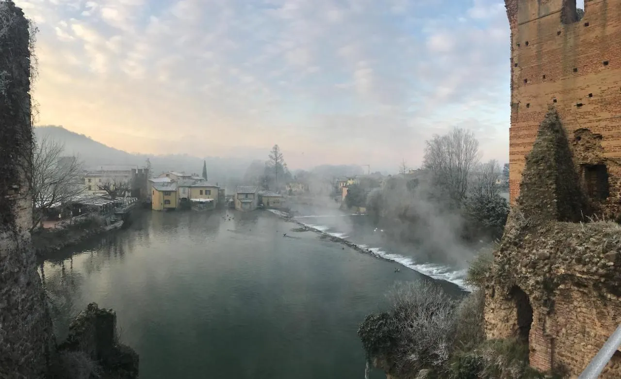 Valle Segreta Valeggio sul Mincio 0*,  Italia